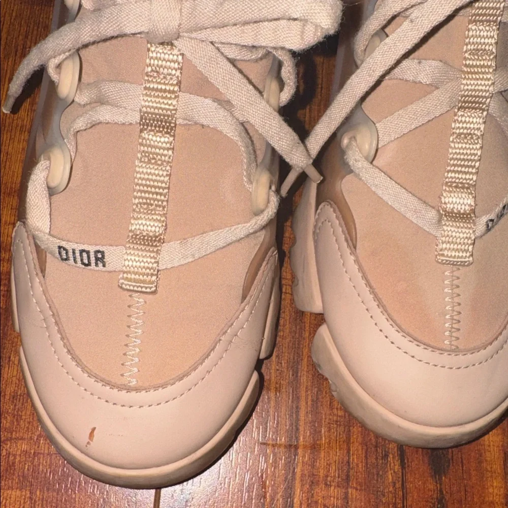 Dior Sneaker - Picture 9 of 10
